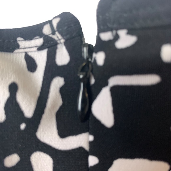 Calvin Klein Black White Abstract Sleeveless Jumpsuit - Picture 7 of 13